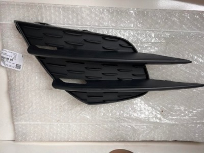 Mercedes-benz оригінальний номер a1778858300 решітка бампера фото №1