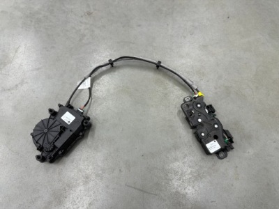 Замок доводчик кришки багажника bmw g30 g31 lift 7411760 7357112 фото №1