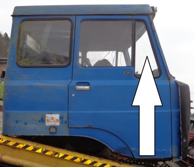 Стекло дверная правая перед малый треугольник liaz 110 фото №1