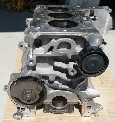 Блок двигателя bmw f329h232 b38a12a фото №1