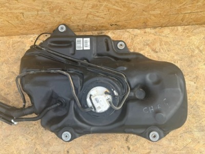 Bak бак топлива toytoa ch-r 1.8h 77100-f4170-00 фото №1