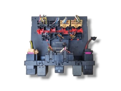 Модуль комфорта audi a3 8p/8pa facelift 2007 f005v00584 фото №1