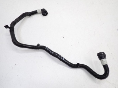 Патрубок шланг трубка води 1077585-00-e tesla model y 3d3 3d6 22r фото №1