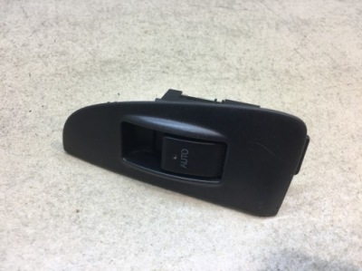 Панель стекло левый задняя toyota avensis t25 74272-05020 фото №1