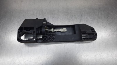 Кронштейн ручка лівий перед 242567 lancia delta iii 08r фото №1