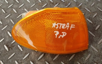 Поворотник правий opel astra f фото №1