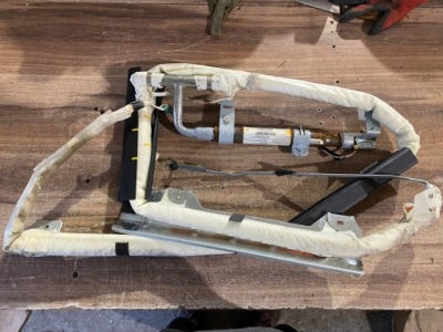 Jeep commander шторка безопасности воздушная правая фото №1