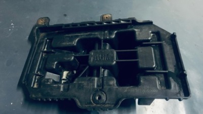 Kia sorento iii основание pod аккумулятор фото №1