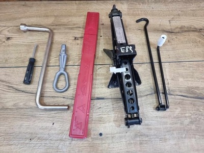 Bmw e83 x3 домкрат ключ подъемник отвертка фото №1