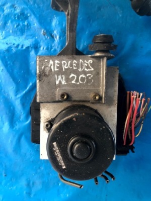 Mercedes w203 насос abs a0044310512 a2035451632 фото №1