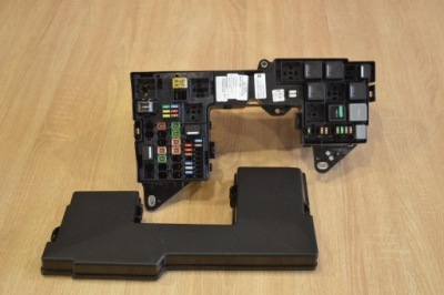 Коробка запобіжників jaguar xf x250 3.0d фото №1