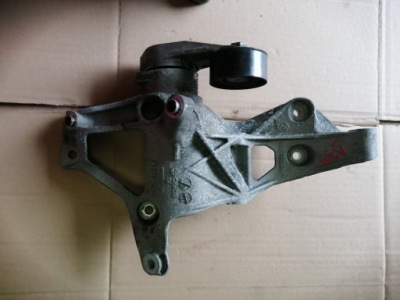 Bmw кронштейн генератора 678711-10 фото №1