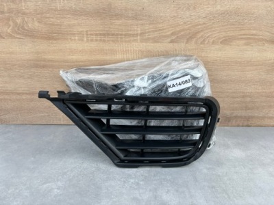 Vw touareg 7p рестайлінг  ліва решітка бампера заглушка 7p6853665b ka14/083 фото №1