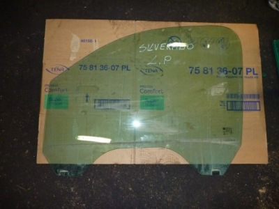 Скло двері ліва chevrolet silverado 3d 2014 фото №1