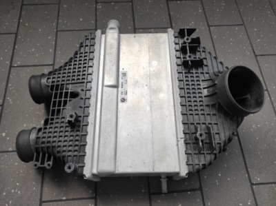 Радиатор интеркулер bmw 17517846235 фото №1