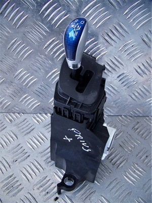 Toyota prius plus 12 20 домкрат переключения передач ручка выборщик фото №1