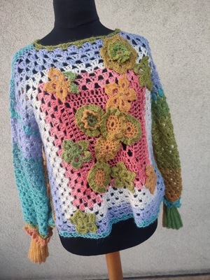 Kolorowy sweter na szydełku handmade boho rękodzieło kwiatki