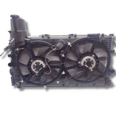 Радиатор opel insignia a 2.0 cdti 13241736 автоматическая коробка передач ремень перед вентилятор фото №1