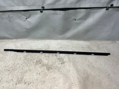 Hyundai elantra vi молдинг уплотнитель правый перед фото №1