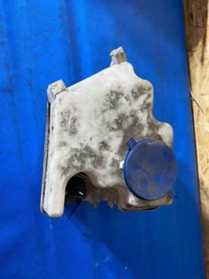 Mercedes бачок распылителя 1698690220 фото №1