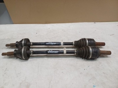 Привідний вал задня задня maserati ghibli quattroporte 3.0 670035262 670035263 фото №1