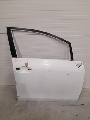 Дверь правое передние toyota verso 09-18 фото №1