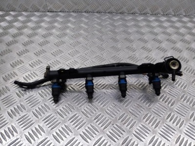 Volvo v40 i 1.8b молдинг подаюча форсунки 9202510 фото №1