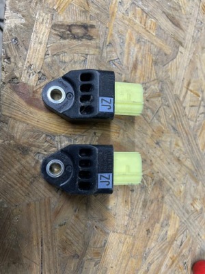 Lexus nx300h датчик ударний фото №1