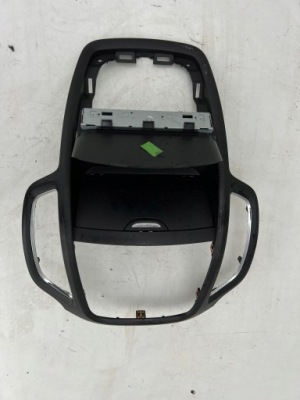 Панель радио средний с дисплей opel zafira c 1529531 фото №1