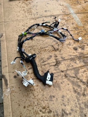 Lexus ux 250h 200h электропроводка дверь правый перед фото №1