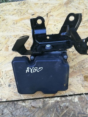 Насос abs toyota aygo ii 1.0b фото №1