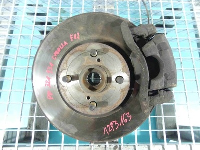 Поворотний кулак права ступиця перед 2.0 d4d corolla e12 фото №1