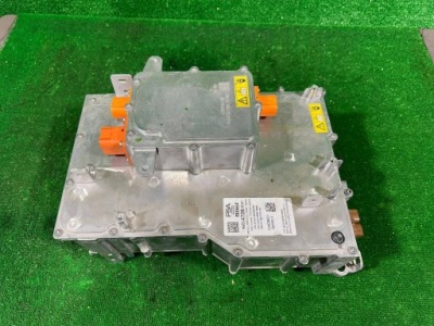 Зарядний пристрій інвертор інвертор batera opel corsa f 98554726 фото №1