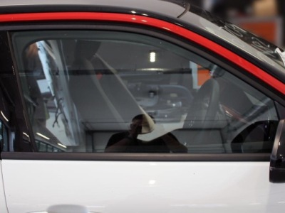 Стекло дверь передних правая opel mokka b ii 9841386780 фото №1