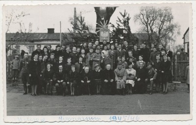 Milejów - Gimnazjum 1945 r. (244)