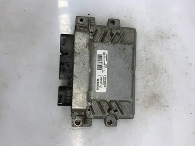 Бортовой компьютер двигателя renault s120202121a 8201076738 8200700600 фото №1