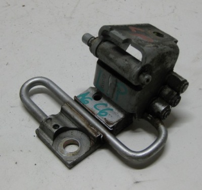 Audi a6 c6 2.7 tdi 07r петля дверь левый перед 8e0831411b фото №1