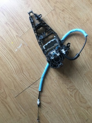 Bmw f15 x5 кронштейн ручка правый задняя 7381874 фото №1