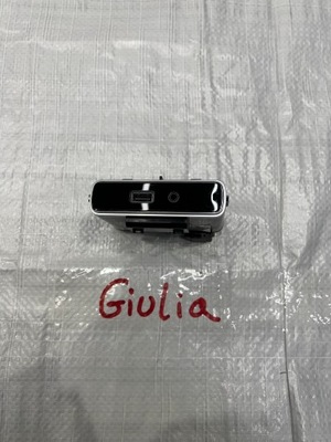 Alfa romeo giulia роз'єм usb фото №1