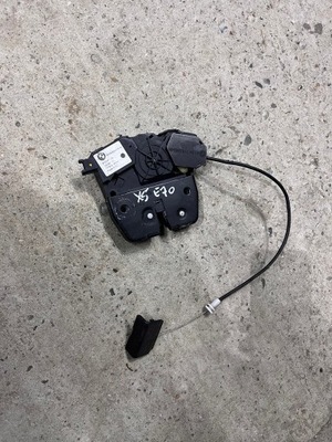 Bmw x5 e70 замок кришки задня фото №1