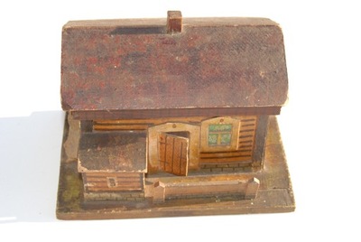 Stary drewniany domek szkatułka schowek antyk