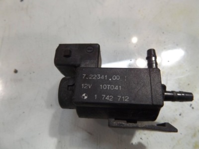 E46 рестайлінг  2,0d клапан вакууму 1742712 фото №1