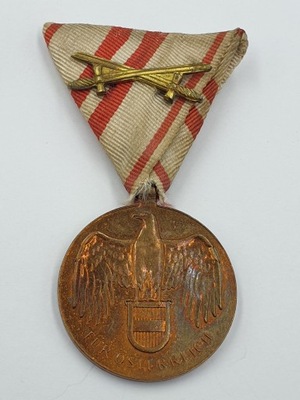 Austria I Republika Medal za Wojnę Światową 1914-1918 z mieczami