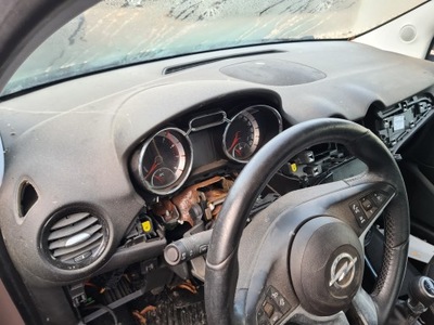 Панель приладів панель приладів консоль подушка натягувач поперечина air bag opel adam фото №1