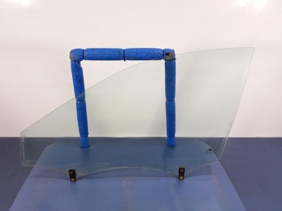 Kia carens ii стекло дверная левая передняя фото №1