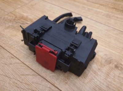 Mercedes clk w209 запобіжник головний клема plus фото №1