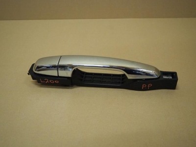 Ручка з кронштейн правий перед mitsubishi l200 фото №1