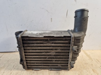 Интеркулер vw passat / audi a4 фото №1