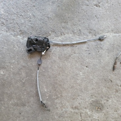 Замок двері лівий 5ta839015k golf vw оригінальний номер фото №1