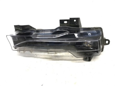 Tesla model 3 протитуманна фара правий drl 1077396-00-d фото №1